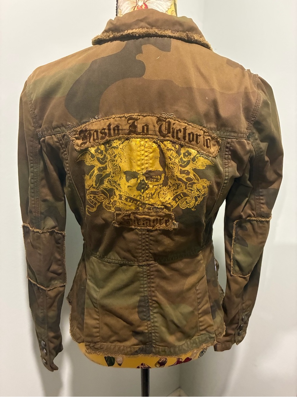 TRIPLE FIVE SOUL Y2K Distressed Camo Jacket with Yellow Skull Graphic Small